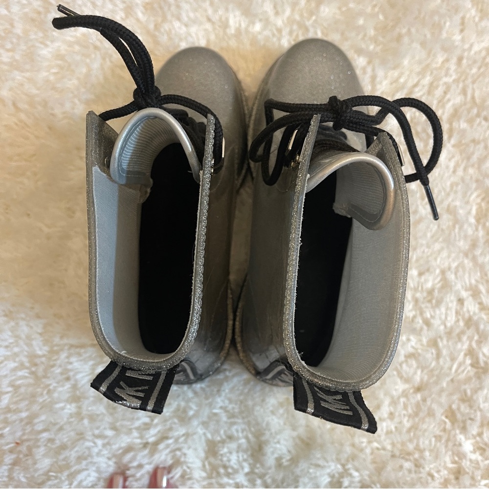 Michael Kors Tavie Flat Rain Bootie Silver Lace-up Rubber Booties - size 9 - Picture 8 of 10